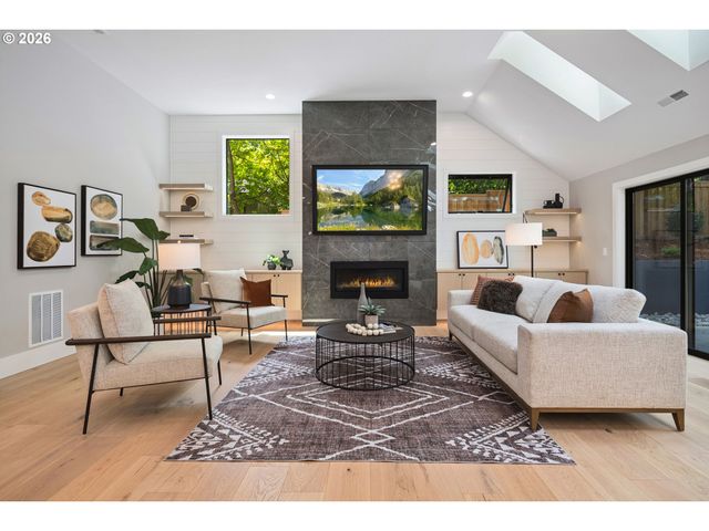 15370 TWIN FIR Rd, Lake Oswego, OR 97035