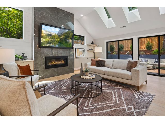 15370 TWIN FIR Rd, Lake Oswego, OR 97035