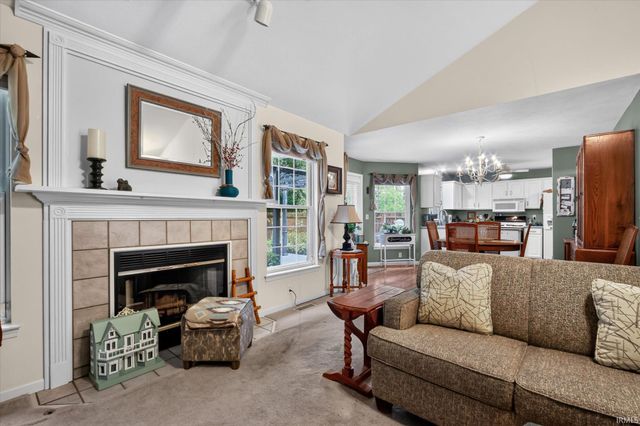 10021 Ashwood Forest Drive, Osceola, IN 46561