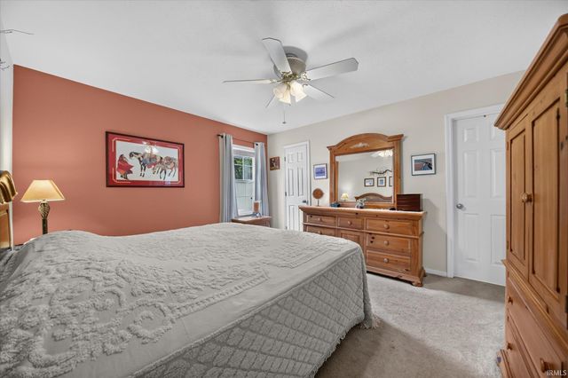 10021 Ashwood Forest Drive, Osceola, IN 46561