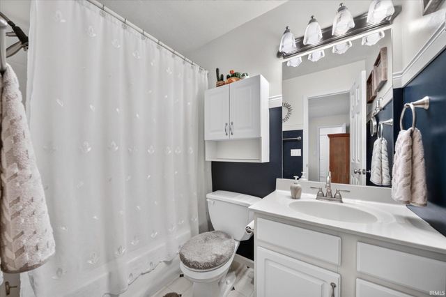 10021 Ashwood Forest Drive, Osceola, IN 46561