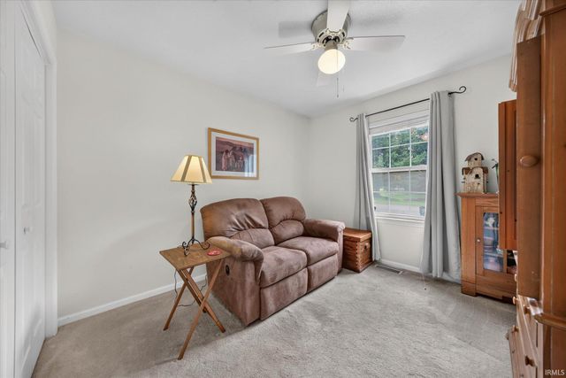 10021 Ashwood Forest Drive, Osceola, IN 46561