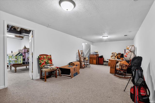 10021 Ashwood Forest Drive, Osceola, IN 46561