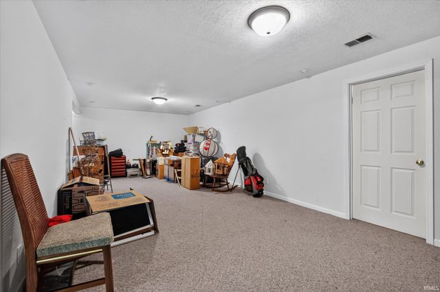 10021 Ashwood Forest Drive, Osceola, IN 46561