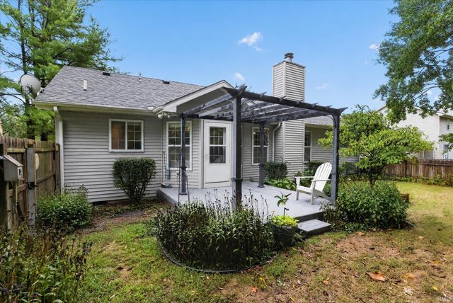 10021 Ashwood Forest Drive, Osceola, IN 46561