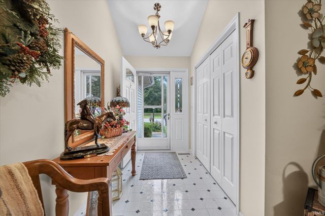 10021 Ashwood Forest Drive, Osceola, IN 46561
