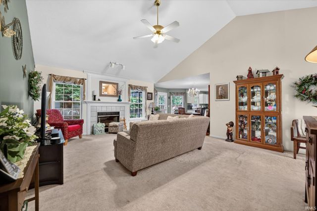 10021 Ashwood Forest Drive, Osceola, IN 46561