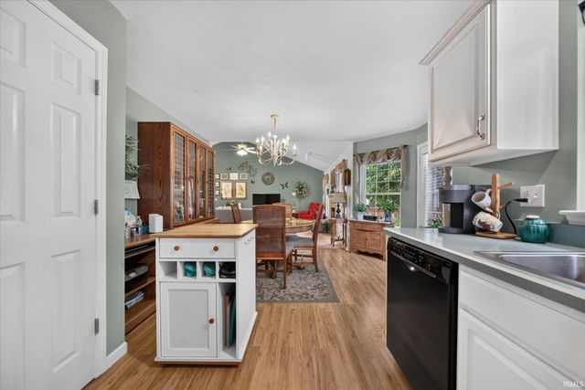 10021 Ashwood Forest Drive, Osceola, IN 46561