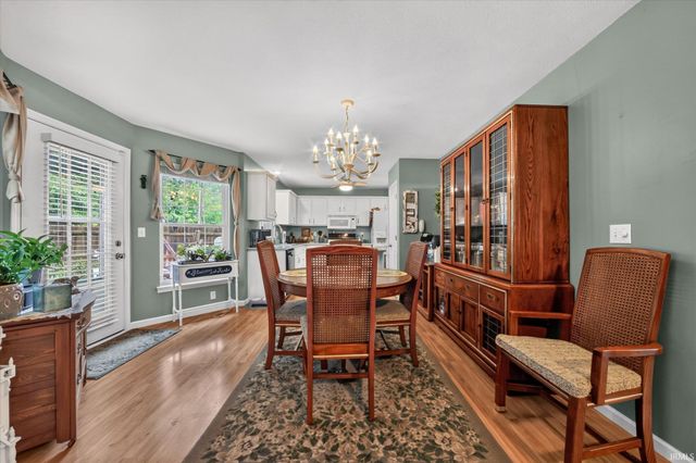 10021 Ashwood Forest Drive, Osceola, IN 46561