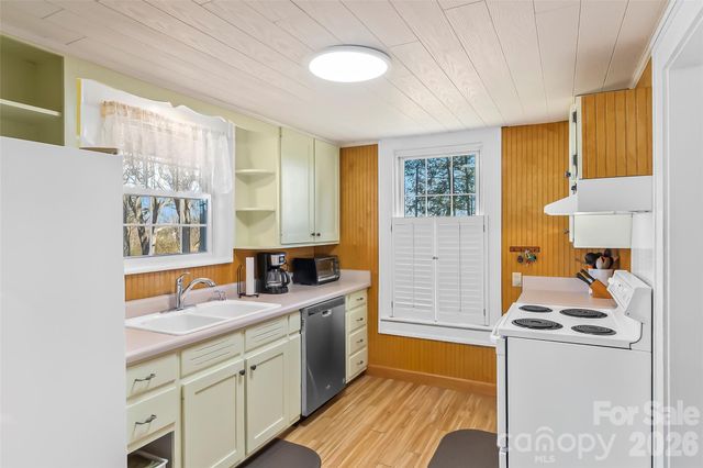 110 Garrison Road, Morganton, NC 28655