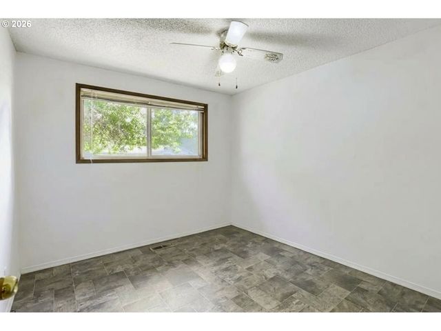2332 RHODORA St, Forest Grove, OR 97116