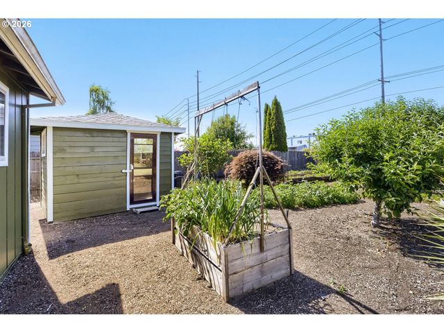 2332 RHODORA St, Forest Grove, OR 97116