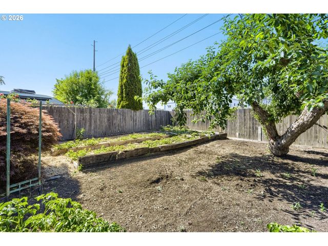2332 RHODORA St, Forest Grove, OR 97116