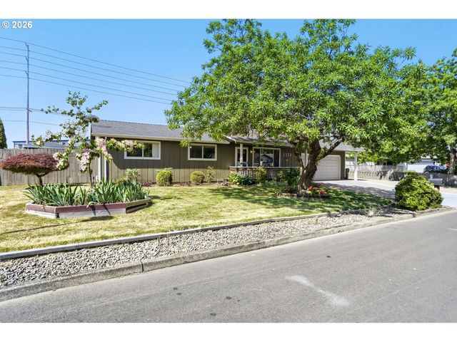 2332 RHODORA St, Forest Grove, OR 97116