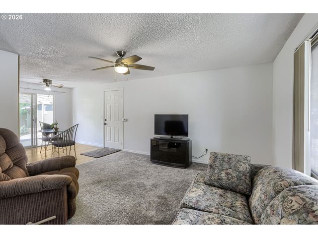 2332 RHODORA St, Forest Grove, OR 97116