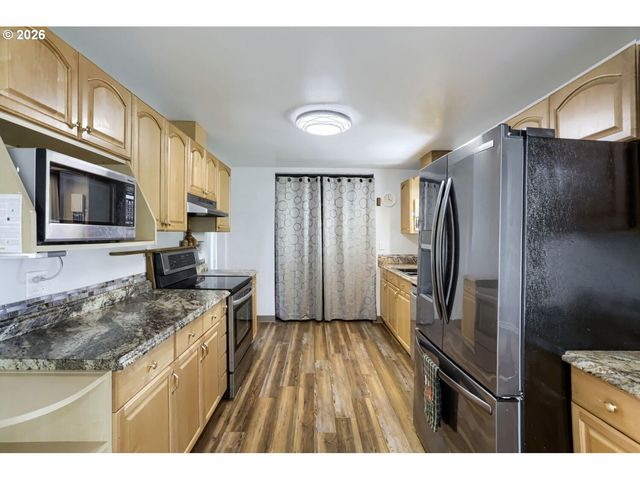 2332 RHODORA St, Forest Grove, OR 97116