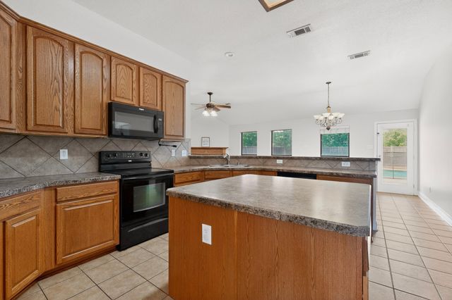 401 Champions Court, Crandall, TX 75114