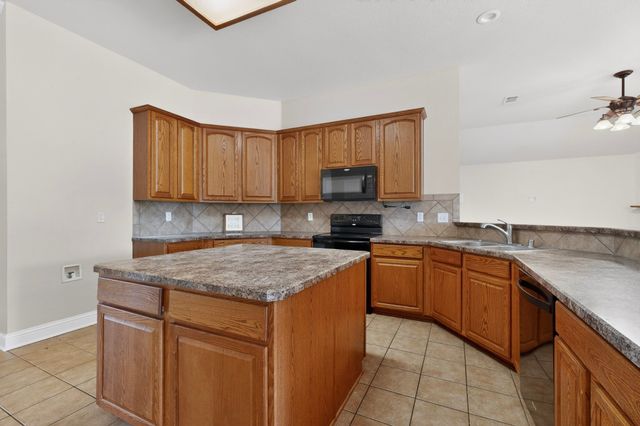 401 Champions Court, Crandall, TX 75114