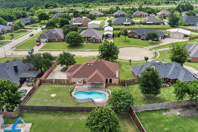 401 Champions Court, Crandall, TX 75114