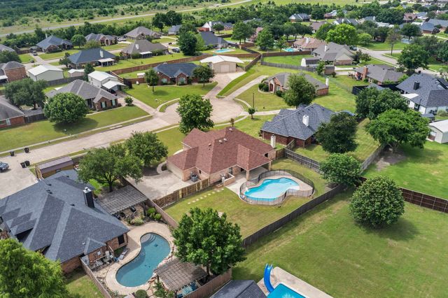 401 Champions Court, Crandall, TX 75114