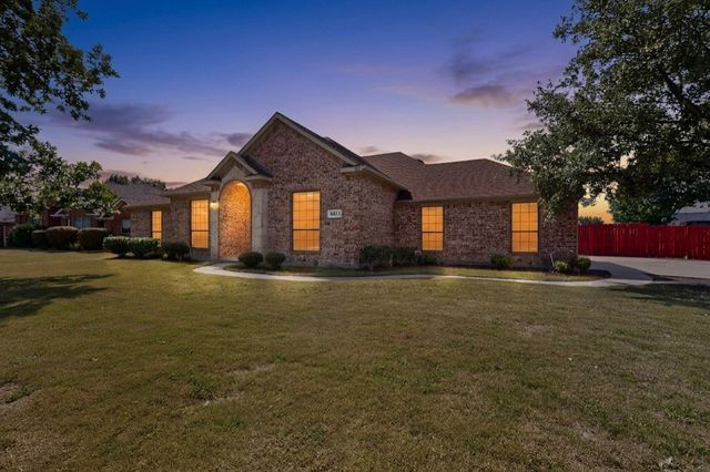 401 Champions Court, Crandall, TX 75114
