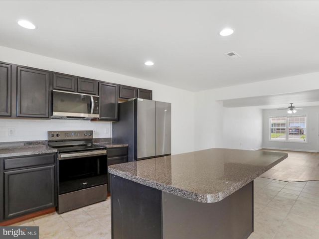 19 MONTAGUE WAY, Inwood, WV 25428