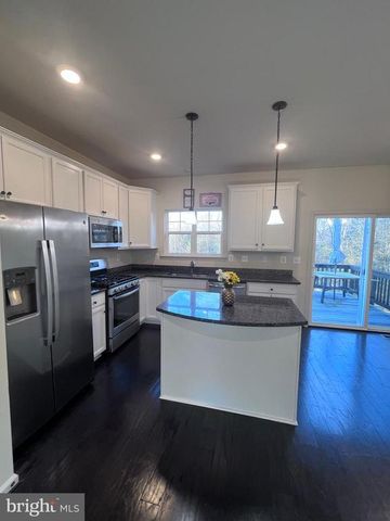 2429 DRAKE LN, Fredericksburg, VA 22408