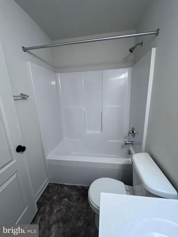 2429 DRAKE LN, Fredericksburg, VA 22408