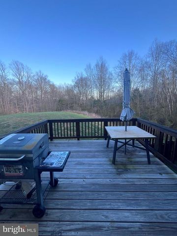 2429 DRAKE LN, Fredericksburg, VA 22408