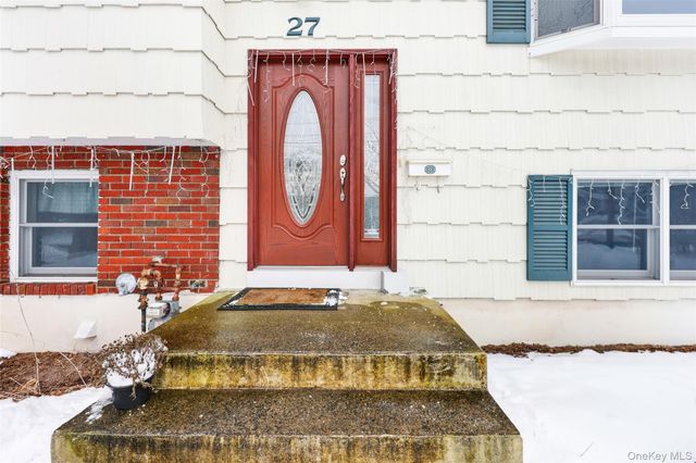 27 Rinne Road, Nanuet, NY 10954