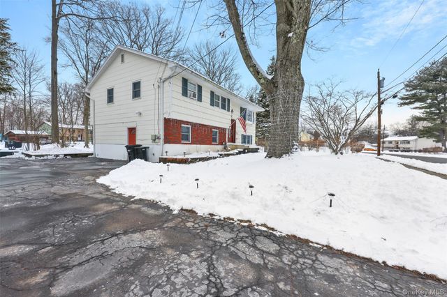 27 Rinne Road, Nanuet, NY 10954