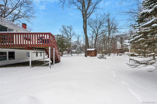 27 Rinne Road, Nanuet, NY 10954