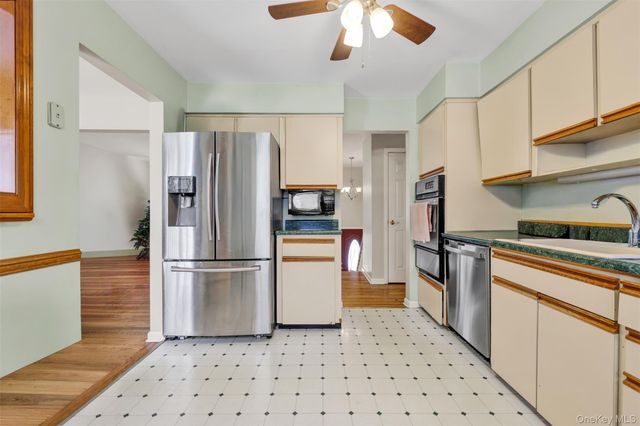 27 Rinne Road, Nanuet, NY 10954