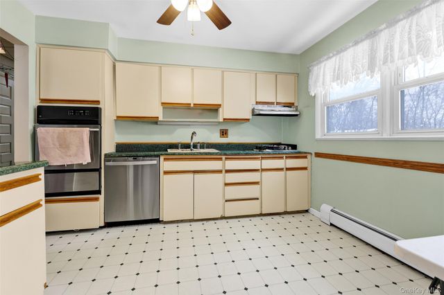 27 Rinne Road, Nanuet, NY 10954