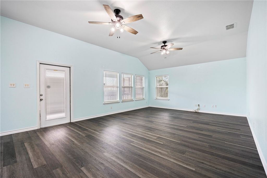 4033 Laguna Shores, Corpus Christi, TX 78418 — photo 5