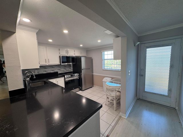 300 NE 26th Avenue 4030, Boynton Beach, FL 33435