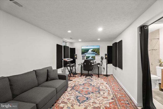 8611 KELSO TER, Gaithersburg, MD 20877