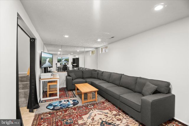 8611 KELSO TER, Gaithersburg, MD 20877