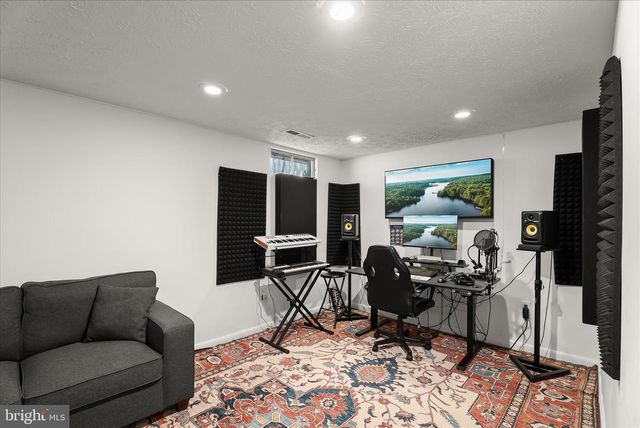8611 KELSO TER, Gaithersburg, MD 20877