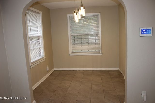 1659 UNIVERSITY Street, Jacksonville, FL 32209