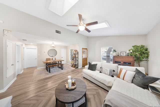 13623 High Chapel, San Antonio, TX 78231