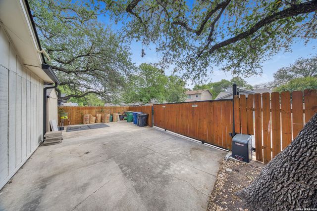 13623 High Chapel, San Antonio, TX 78231