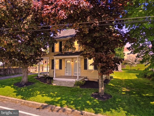 2152 CLOVERLEAF RD, Mount Joy, PA 17552
