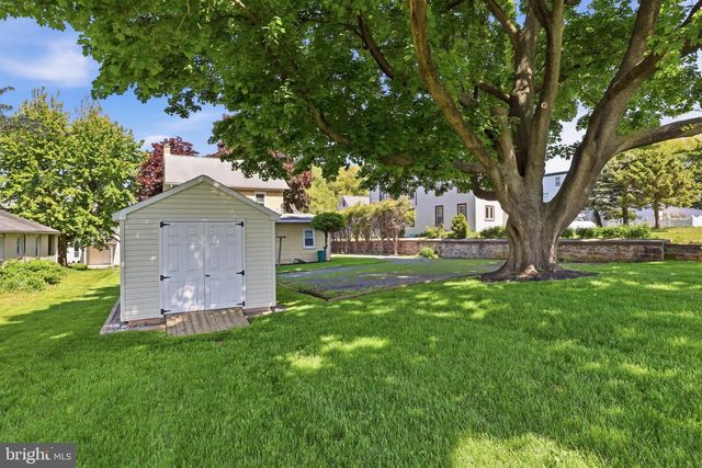 2152 CLOVERLEAF RD, Mount Joy, PA 17552