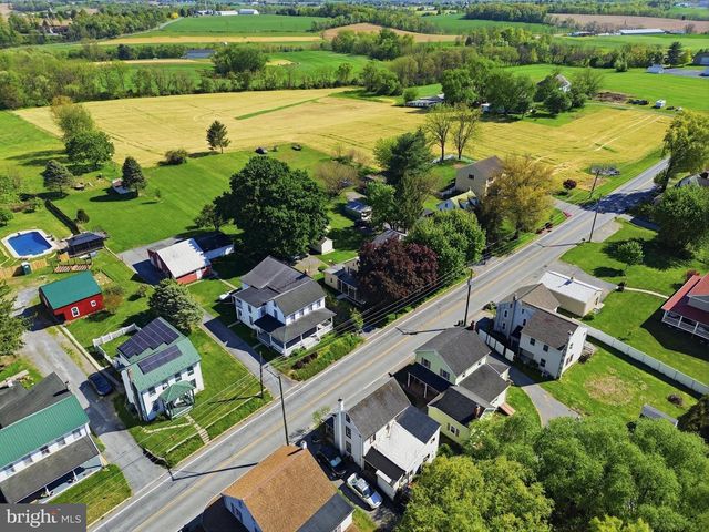 2152 CLOVERLEAF RD, Mount Joy, PA 17552