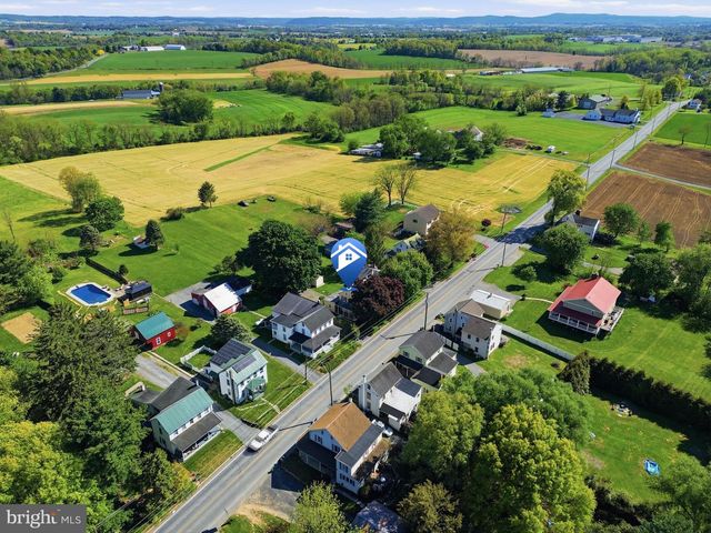 2152 CLOVERLEAF RD, Mount Joy, PA 17552
