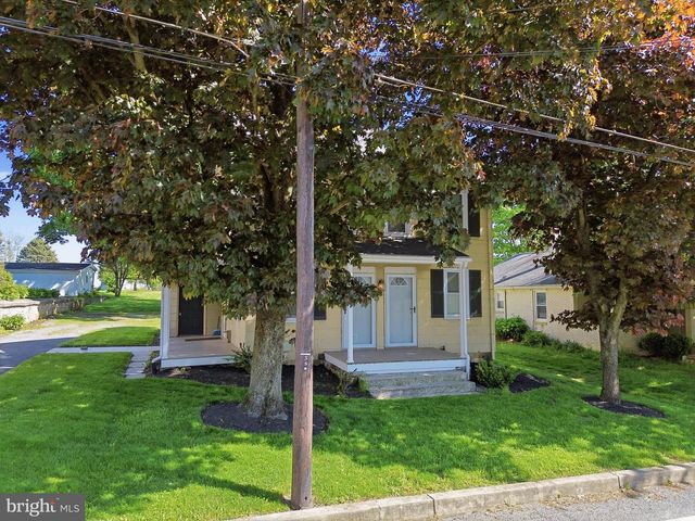 2152 CLOVERLEAF RD, Mount Joy, PA 17552