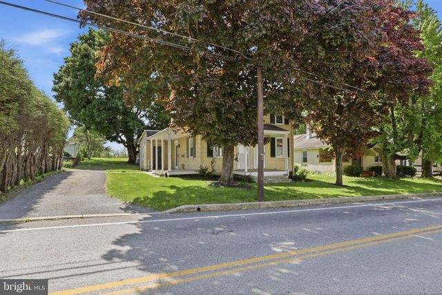 2152 CLOVERLEAF RD, Mount Joy, PA 17552
