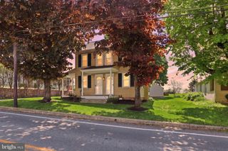 2152 CLOVERLEAF RD, Mount Joy, PA 17552