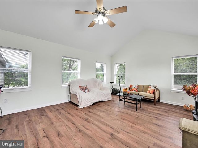 742 POWER RD, Manheim, PA 17545